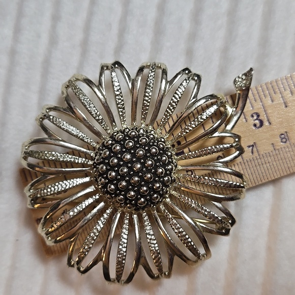 Sarah Coventry Sunflower Brooch - Picture 5 of 9